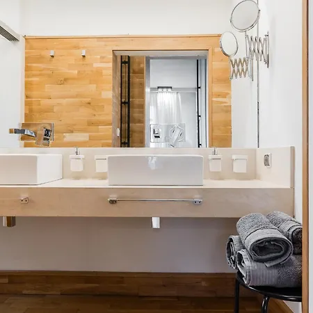 Апартамент Casa Desideria 2bad 2bath, Parking , Vitosha Blvd София