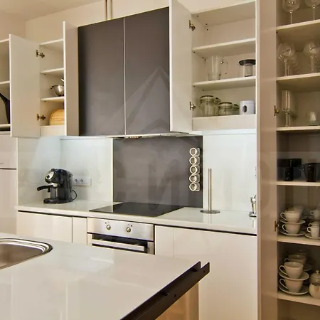 Casa Desideria 2bad 2bath, Parking , Vitosha Blvd דירה